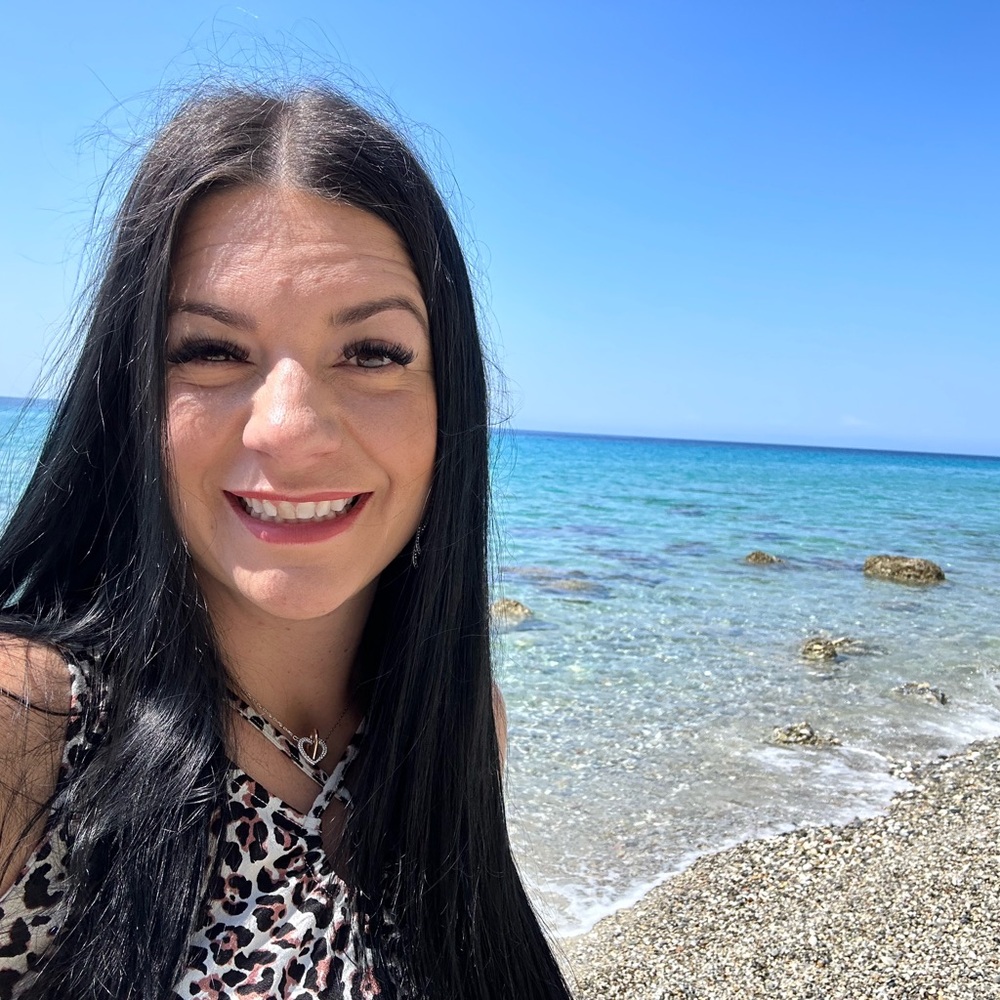 Meet your Posher, Angela